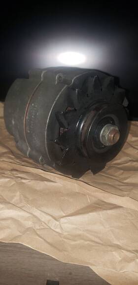 4m7-12vnlg Acdelco Professional Alternator Off A Corvair Pulley Has Restistence
