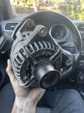 7501599 Bmw M54b25 Alternator