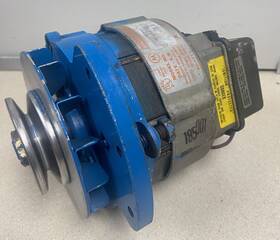 39049 Crusader Oem# Motorola Alternator 50amp 12v Used 619