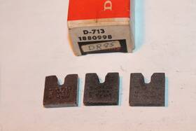 D-713 Delco Remy Aubrun Marmon Chevy Graham Studebaker Nos Generator Brushs