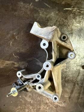 Bc30-3c631-ac Ford 2011-2016 Diesel 6.7 Alternator Bracket Oem