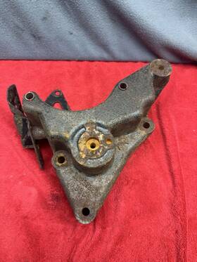 Gm 10237280 Alternator Bracket 96-00 Chevy Gmc 454 7.4l Used