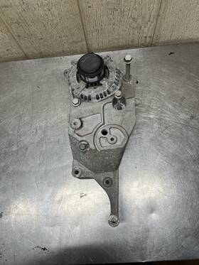 12626078 Gm Trucks 2016 Chevy Silverado 1500 5.3l 12v 150 Amp Alternator With Mount Bracket Oem 102k