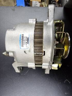 23100-m0414 Nissan Alternator 23100 M0414 New Old Stock