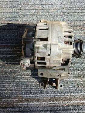 N110311a Ultima Select 130 Amp Alternator With Mounting Bracket -